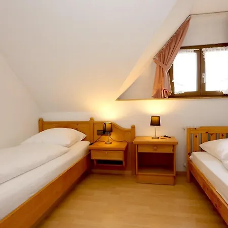 ホテル Gaestehaus Roessle Grosszuegiges Wohnen Bis Zu 90 M2